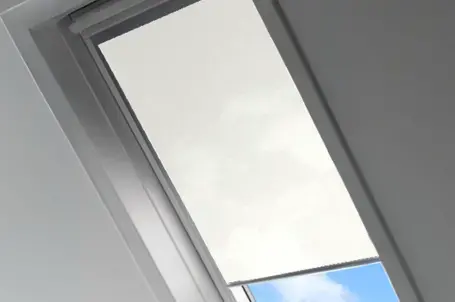 tende per VELUX® termiche in tessuto ignifugo su misura per mansarda